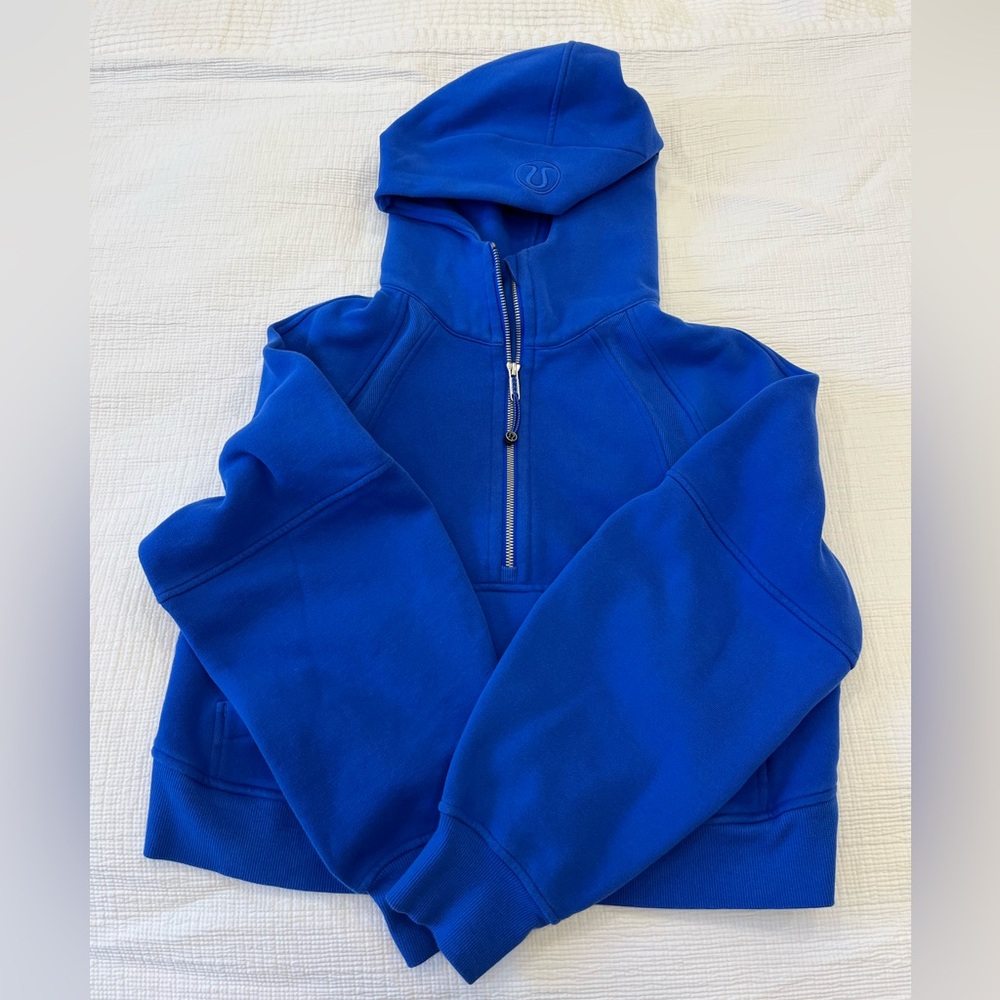 Lululemon “blazer blue” oversized scuba size XS/S.